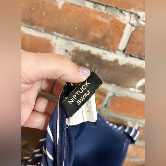 Niptuck Multi Fit Cup Navy Ruched Striped Swimsuit Size 8 - Picture 7 of 11
